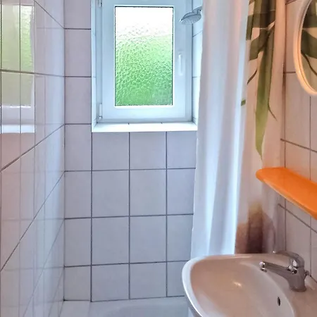 1 Bedroom Amazing In Ostseebad Appartement *